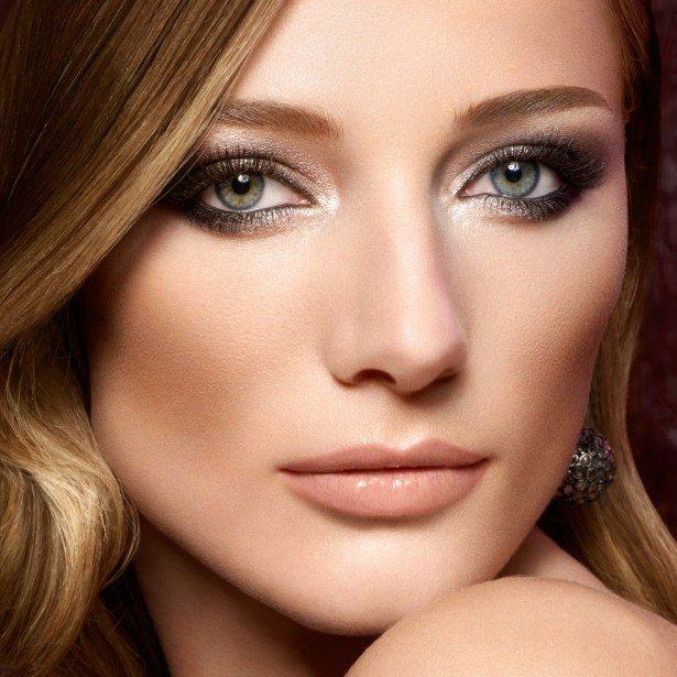 Especial maquiagem para os olhos, com destaque para olhos verdes e