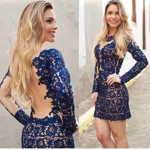 vestido-azul-com-tule-de-renda-manga-longa