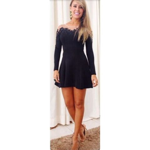 vestido-curto-preto-manga-longa-com-tule